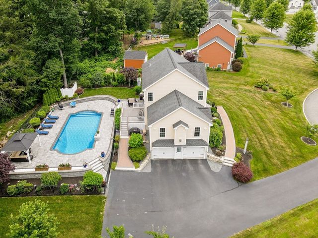 61 Saddle Rd, Dracut, MA 01826