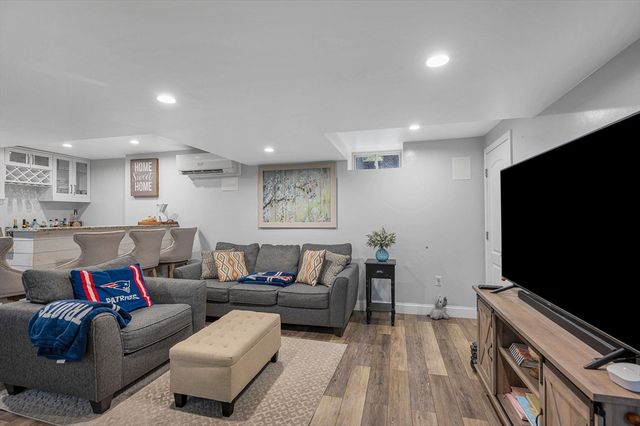 61 Saddle Rd, Dracut, MA 01826