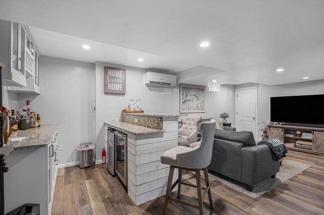 61 Saddle Rd, Dracut, MA 01826