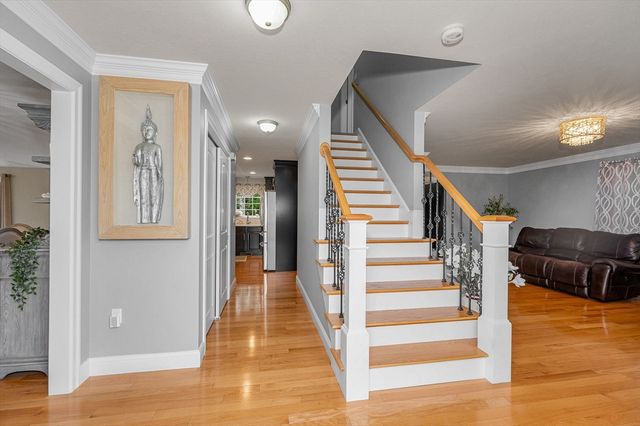 61 Saddle Rd, Dracut, MA 01826