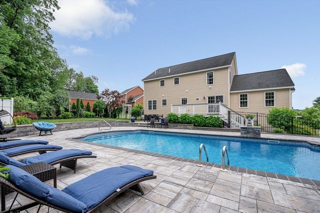 61 Saddle Rd, Dracut, MA 01826