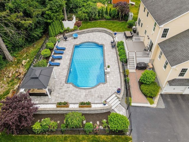 61 Saddle Rd, Dracut, MA 01826