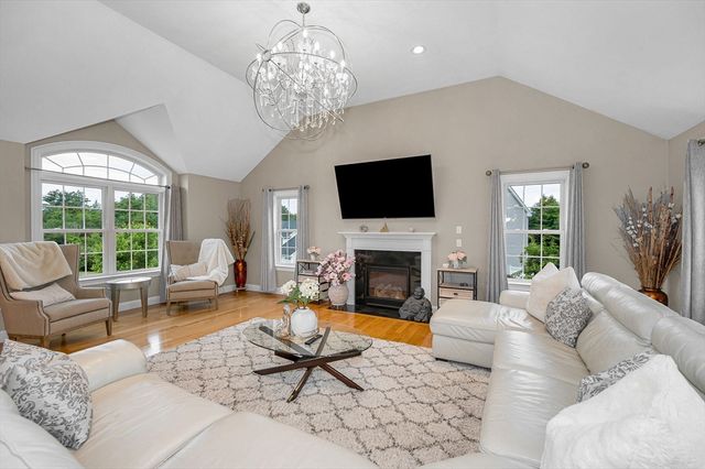 61 Saddle Rd, Dracut, MA 01826