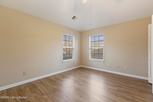 3813 Greenhurst Dr, Louisville, KY 40299