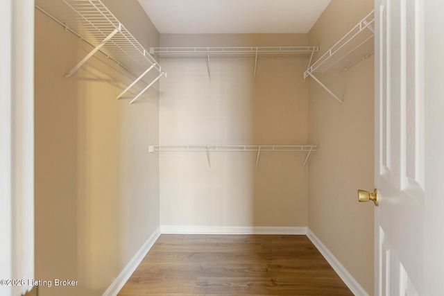 3813 Greenhurst Dr, Louisville, KY 40299