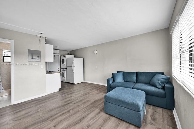 1710 NW 9th St 1-2, Fort Lauderdale, FL 33311