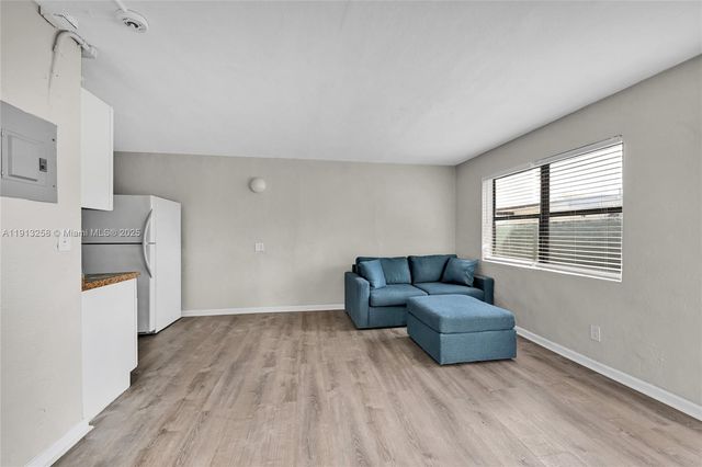 1710 NW 9th St 1-2, Fort Lauderdale, FL 33311