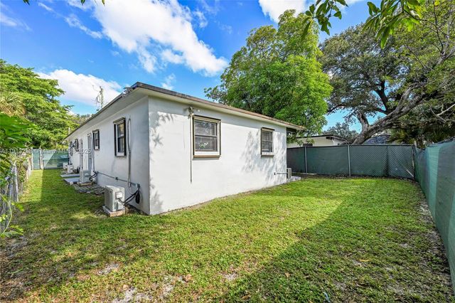 1710 NW 9th St 1-2, Fort Lauderdale, FL 33311