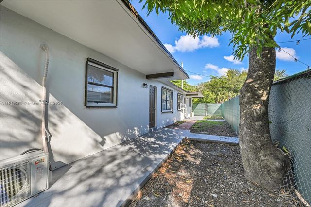 1710 NW 9th St 1-2, Fort Lauderdale, FL 33311