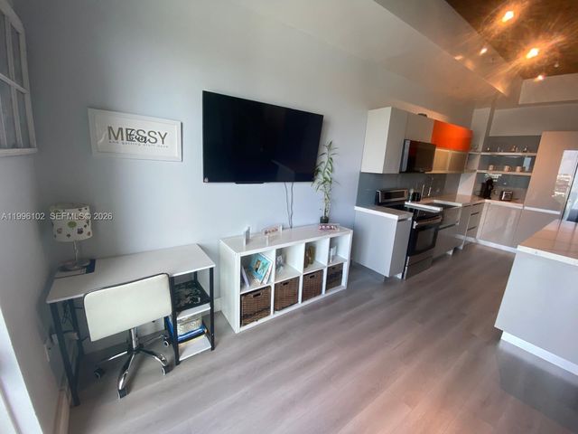 10 SW South River Dr 1608, Miami, FL 33130