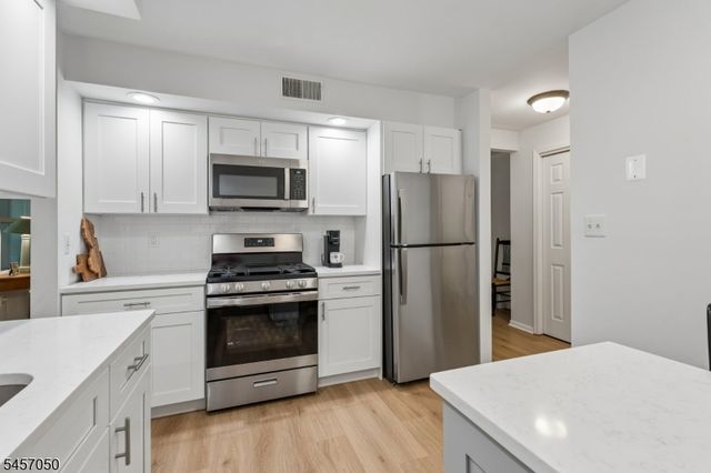 15 Heritage Dr A, Chatham Twp., NJ 07928