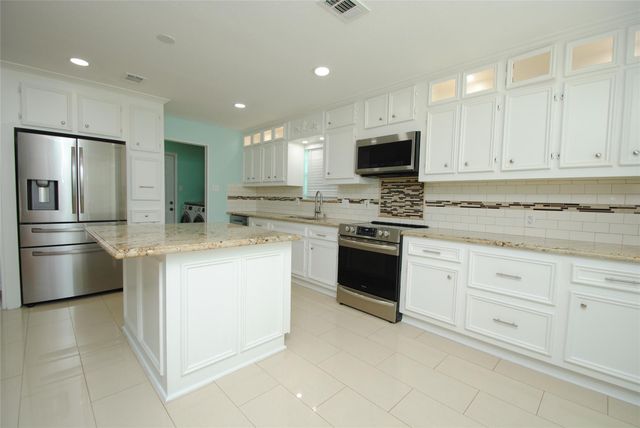 11511 Creekhurst Drive, Houston, TX 77099