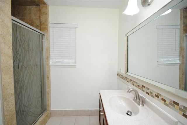 11511 Creekhurst Drive, Houston, TX 77099
