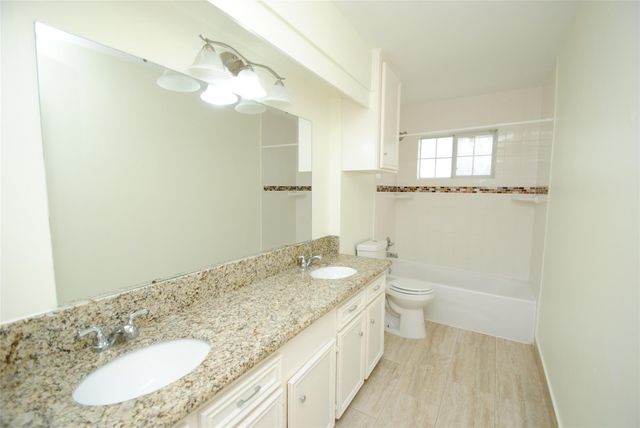 11511 Creekhurst Drive, Houston, TX 77099