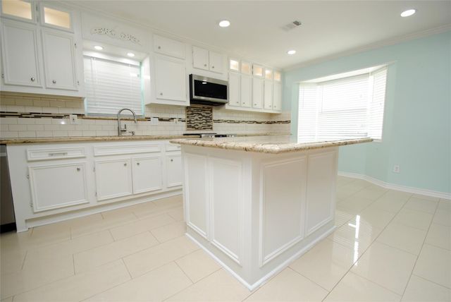 11511 Creekhurst Drive, Houston, TX 77099