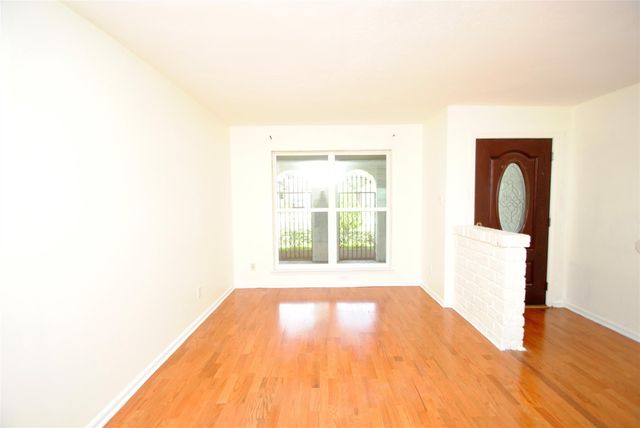 11511 Creekhurst Drive, Houston, TX 77099