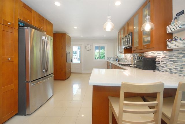 2 Sherman St, Maynard, MA 01754