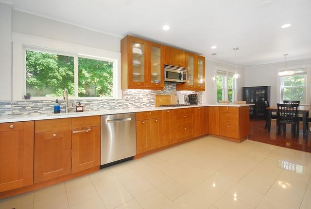 2 Sherman St, Maynard, MA 01754