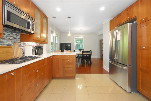 2 Sherman St, Maynard, MA 01754