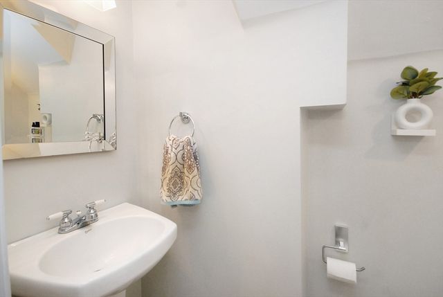 2 Sherman St, Maynard, MA 01754