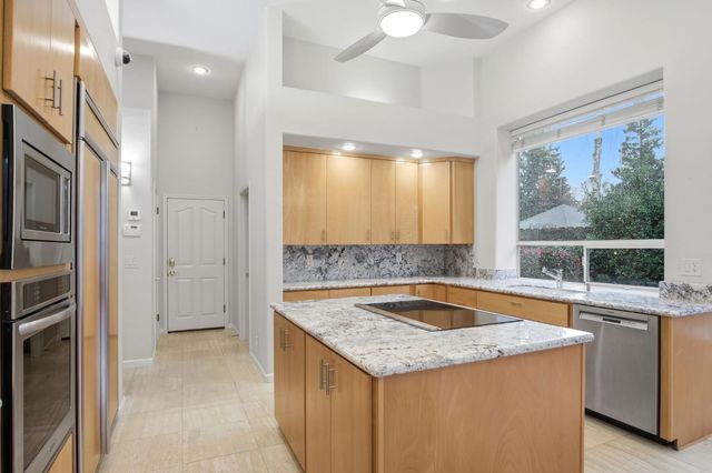 600 Atherton Ct, Modesto, CA 95356