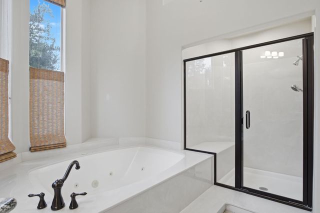 600 Atherton Ct, Modesto, CA 95356