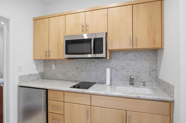 600 Atherton Ct, Modesto, CA 95356