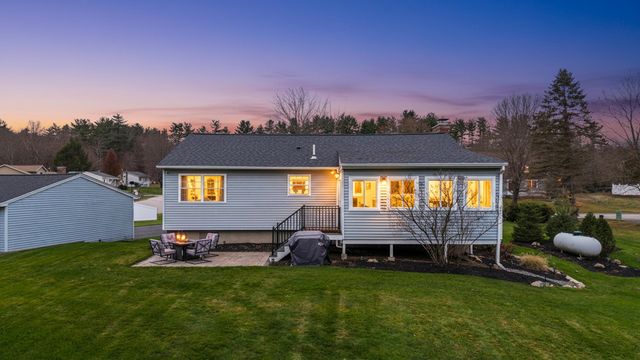 14 Silver Doe Lane, Merrimack, NH 03054