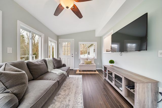 14 Silver Doe Lane, Merrimack, NH 03054