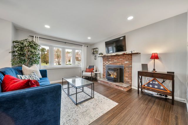 14 Silver Doe Lane, Merrimack, NH 03054