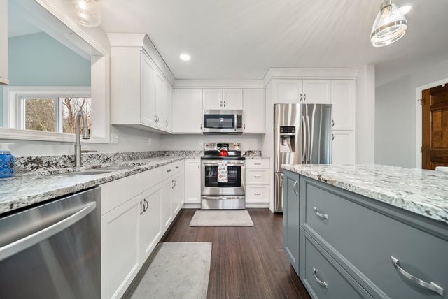 14 Silver Doe Lane, Merrimack, NH 03054