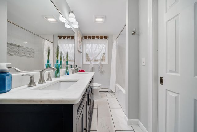 14 Silver Doe Lane, Merrimack, NH 03054