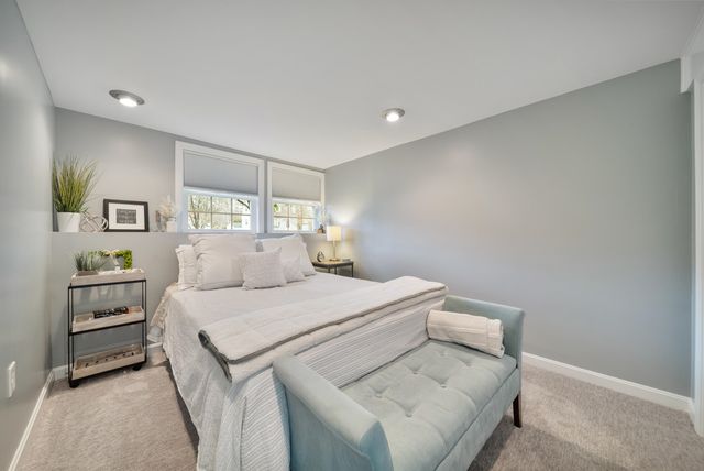 14 Silver Doe Lane, Merrimack, NH 03054