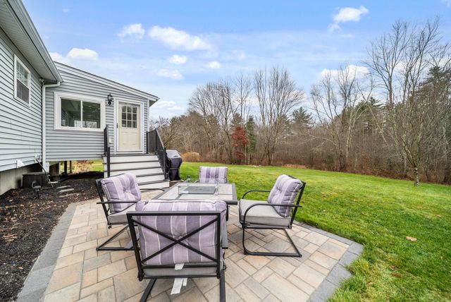 14 Silver Doe Lane, Merrimack, NH 03054