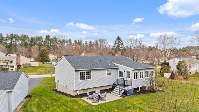 14 Silver Doe Lane, Merrimack, NH 03054