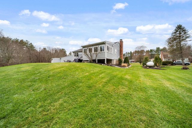 14 Silver Doe Lane, Merrimack, NH 03054