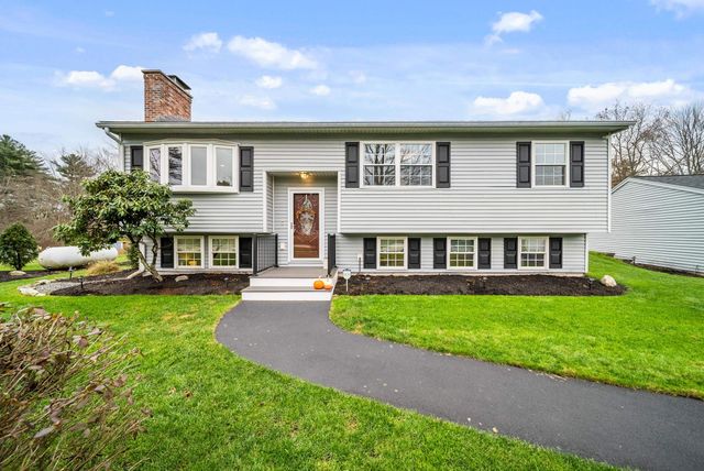 14 Silver Doe Lane, Merrimack, NH 03054