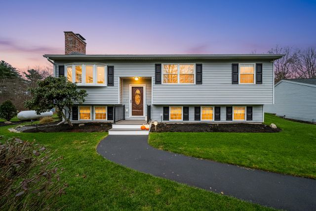 14 Silver Doe Lane, Merrimack, NH 03054