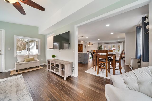 14 Silver Doe Lane, Merrimack, NH 03054