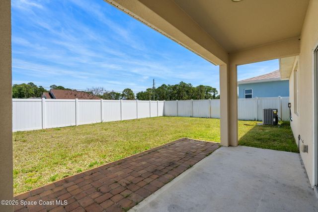 1052 Corbin Circle SW, Palm Bay, FL 32908