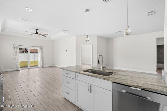 1052 Corbin Circle SW, Palm Bay, FL 32908