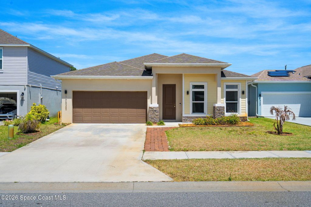 1052 Corbin Circle SW, Palm Bay, FL 32908