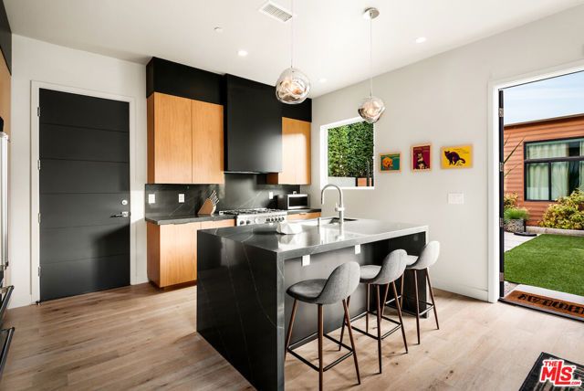 4211 Ince Boulevard, Culver City, CA 90232