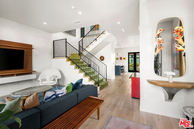 4211 Ince Boulevard, Culver City, CA 90232