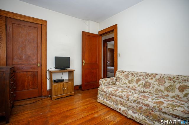 158 West Thames Street, Norwich, CT 06360