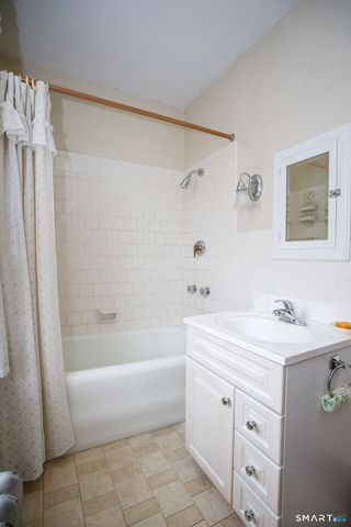 158 West Thames Street, Norwich, CT 06360