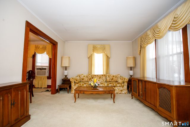 158 West Thames Street, Norwich, CT 06360