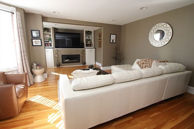 43 Taylor Street, Saugus, MA 01906