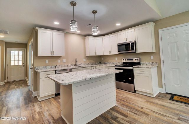 2044 N Tanglewood Drive SW, Supply, NC 28462