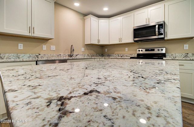 2044 N Tanglewood Drive SW, Supply, NC 28462